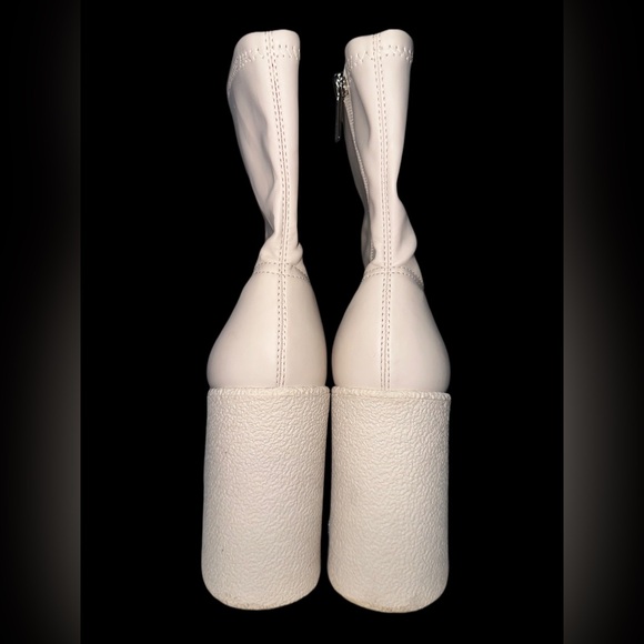 💙❤️ Gianni bini Dayore off white boots. - Picture 4 of 9